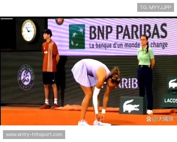 世界冠军比赛中鞋带断裂仍逆转 世界冠军比赛中鞋带断裂仍逆转