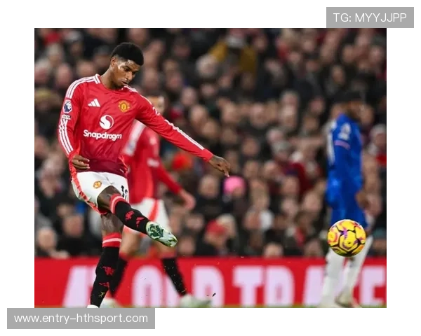 曼联拉什福德远射穿网得分